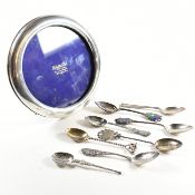 EDWARD VII HALLMARKED SILVER FRAME AF & OTHER TEA SPOONS