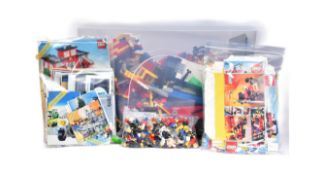 LEGO - LARGE COLLECTION OF VINTAGE LEGO BRICKS & MINIFIGURES
