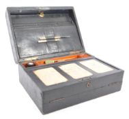 EARLY 20TH CENTURY LEATHER WRITING SLOPE / DESK TIDY