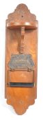 ARTS & CRAFTS STYLE 20TH CENTURY TOILET ROLL HOLDER