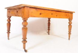 19TH CENTURY VICTORIAN PITCH PINE DINING TABLE