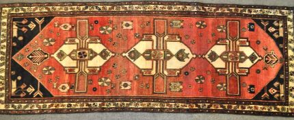 NORTH WEST PERSIAN HERIZ RUNNER RUG