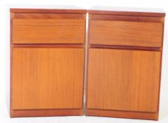 PAIR OF RETRO MEREDEW BEDSIDE CABINET / TABLES