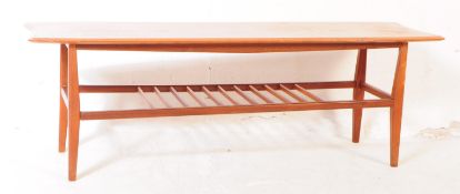 MID 20TH CENTURY EVEREST FURNITURE TEAK COFFEE TABLE