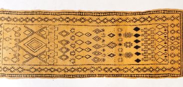 20TH CENTURY NORTH AFRICAN MOROCCAN RUNNER RUG