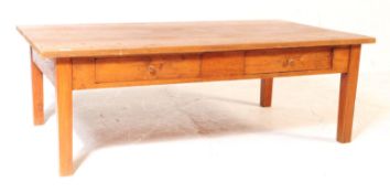 LARGE EARLY 20TH CENTURY OAK COFFEE TABLE
