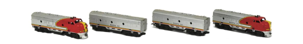 MODEL RAILWAY - OO GAUGE SANTA FE LOCOMOTIVE SET