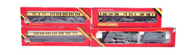 MODEL RAILWAY - ALBERT HALL LOCO & X3 GWR COACHES
