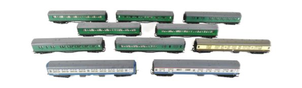COLLECTION OF HORNBY OO GAUGE MODEL RAILWAY ROLLING STOCK COACHES