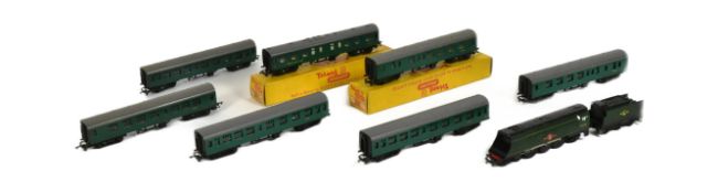 MODEL RAILWAY - VINTAGE TRIANG TT GAUGE LOCOMOTIVE AND COACHES