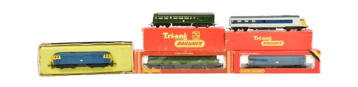 MODEL RAILWAY - VINTAGE TRIANG OO GAUGE DIESEL LOCOMOTIVES