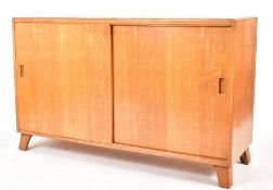 VINTAGE MID 20TH CENTURY OAK SIDEBOARD / CABINET