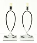 PAIR OF CONTEMPORARY HIGH END CHROME ABSTRACT DESK LAMPS