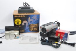 OLYMPUS - 33MM COMPACT POINT & SHOOT CAMERA