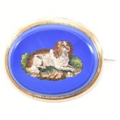 19TH CENTURY MICRO MOSAIC PIN DEPICTING A SPANIEL DOG