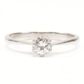 18CT WHITE GOLD & DIAMOND SOLITAIRE RING