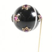BANDED AGATE & RUBY SET GOLD STICK PIN