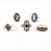 COLLECTION OF 925 SILVER GEM SET RINGS & WEDGWOOD JASPERWARE CAMEO RINGS