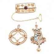 EARLY 20TH CENTURY EDWARDIAN 9CT GOLD & GEM SET PENDANTS & BROOCH PIN