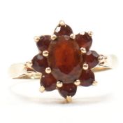 HALLMARKED 9CT GOLD & GARNET CLUSTER RING