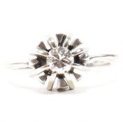 WHITE GOLD & DIAMOND SOLITAIRE RING