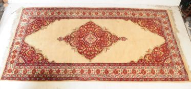 CENTRAL PERSIAN SAROUK STYLE CARPET