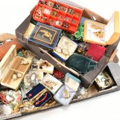 LARGE COLLECTION OF VINTAGE & MODERN COSTUME JEWELLERY