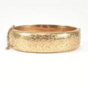 HALLMARKED 9CT GOLD ENGRAVED HINGED BANGLE