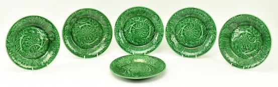SIX WEDGWOOD GRAPE AND VINE GREEN MAJOLICA PLATES