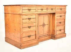 LATE VICTORIAN OAK ARTS & CRAFTS KNEEHOLE PEDESTAL DESK