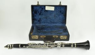 VINTAGE BOOSEY & HAWKES CLARINET IN ORIGINAL CASE