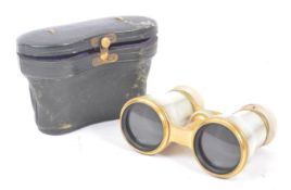 EARLY 20TH CENTURY MOTHER OF PEARL THEATRE BINOCULARS