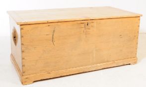 19TH CENTURY VICTORIAN PINE BLANKET BOX CHEST