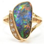 18CT GOLD OPAL & DIAMOND RING