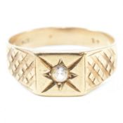 9CT GOLD & GEM SET SIGNET RING
