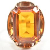 1970S HALLMARKED 9CT GOLD & SYNTHETIC SPINEL COCKTAIL RING