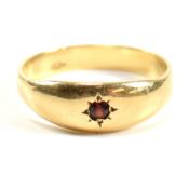 18CT GOLD & GARNET GYPSY RING