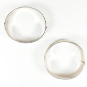 TWO HALLMARKED SILVER ENGRAVED HINGED BANGLES