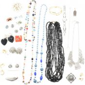 COLLECTION OF VINTAGE & MODERN COSTUME JEWELLERY & WATCH