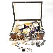 COLLECTION OF VINTAGE & MODERN COSTUME JEWLLERY