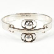 HALLMARKED SILVER HINGED BANGLE
