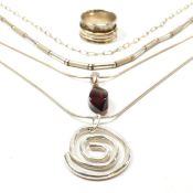 COLLECTION OF SILVER NECKLACES & HALLMARKED SILVER BAND RING