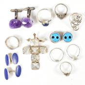 COLLECTION OF SILVER & WHITE METAL JEWELLERY INCLUDING RINGS