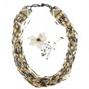 BEADED NECKLACE & FLOWER