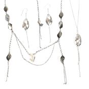 COLLECTION OF CASED SWAROVSKI JEWELLERY