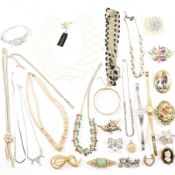 COLLECTION OF ROLLED GOLD & COSTUME JEWELLERY