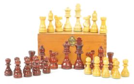 VINTAGE 20TH CENTURY WOOD CHESS SET