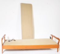 BRITISH MODERN DESIGN - MID 20TH CENTURY 20TH TEAK DAYBED