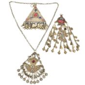 COLLECTION OF AFGHAN KUCHI METAL & FOILED GLASS JEWELLERY