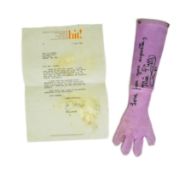 THE MUPPET SHOW - PRODUCTION MADE SIGNED MISS PIGGY GLOVE
